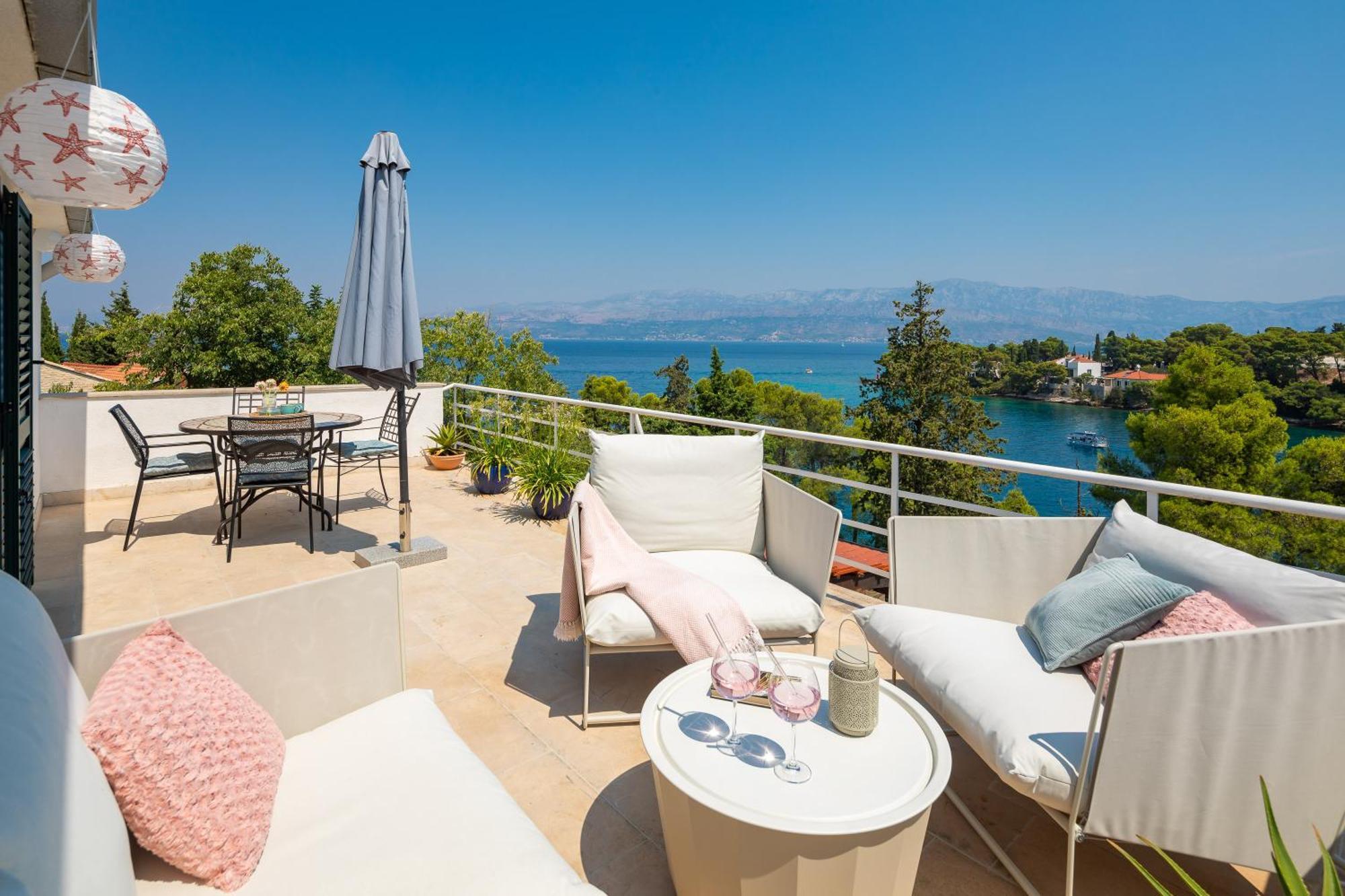 Holiday Home Dora Splitska Exterior photo