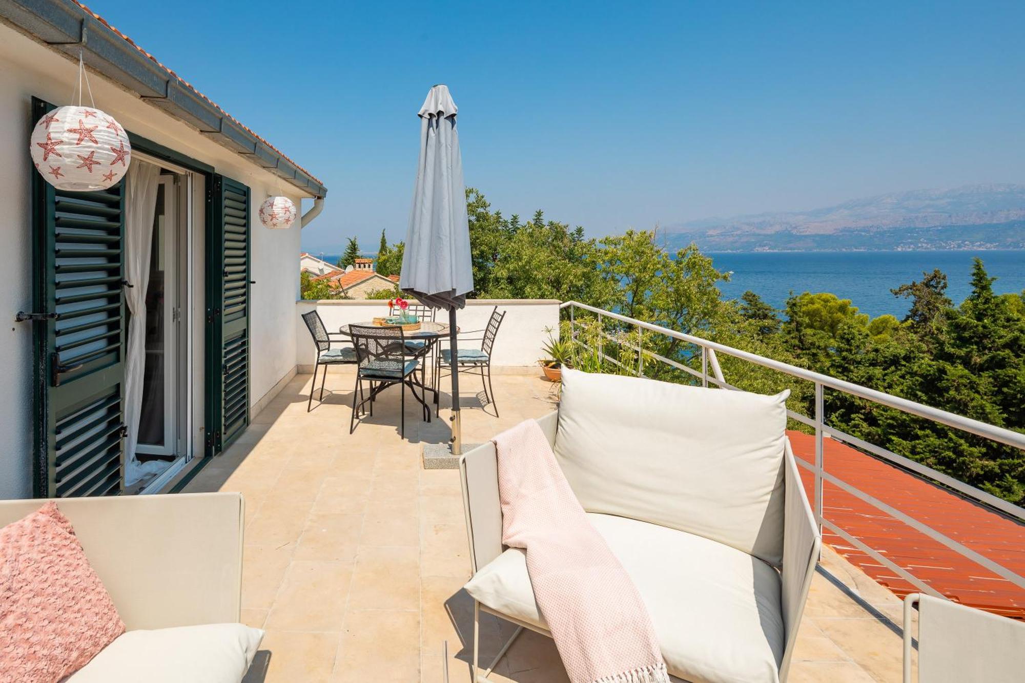 Holiday Home Dora Splitska Exterior photo